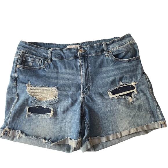 KanCan Maurices High Rise Backed Ripped Short Plus Sz 20 Blue Distressed - Picture 1 of 7